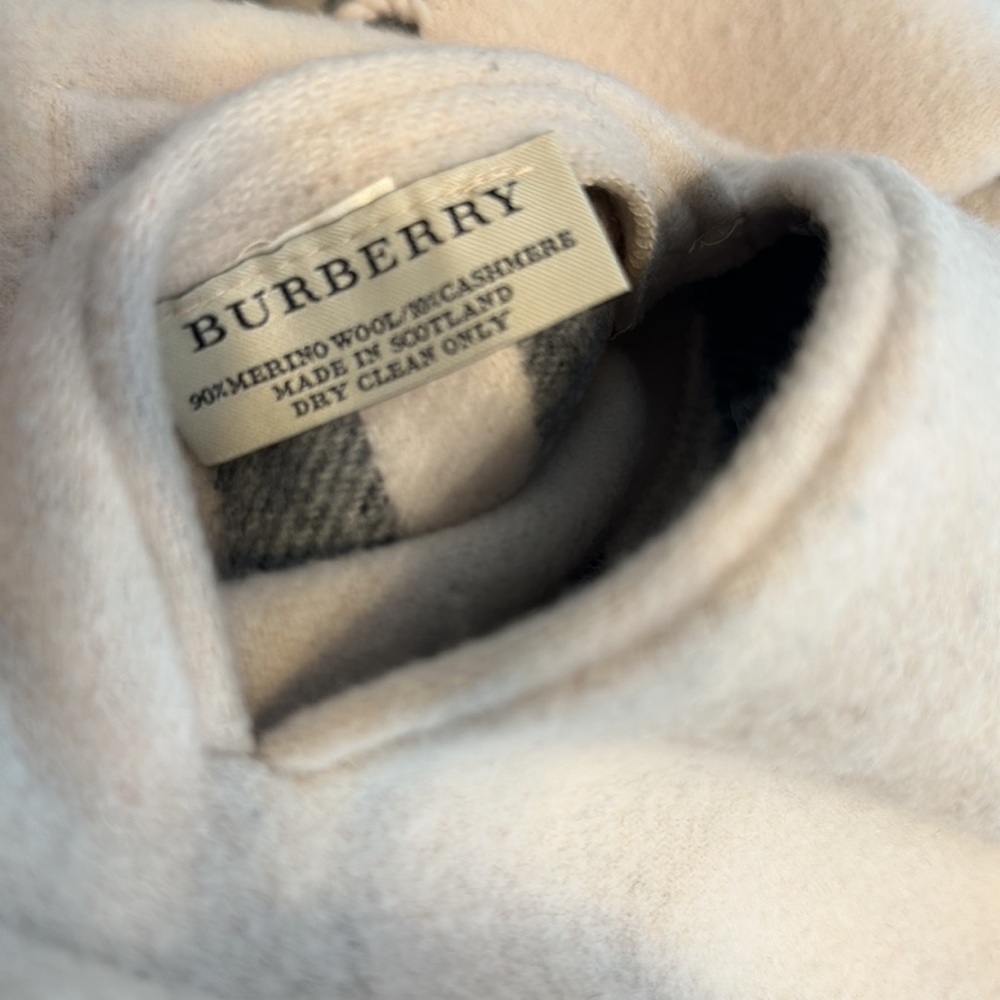 Oversized Burberry Scarf classic plaid with Pockets Merino Wool and Cashmere - Picture 4 of 4